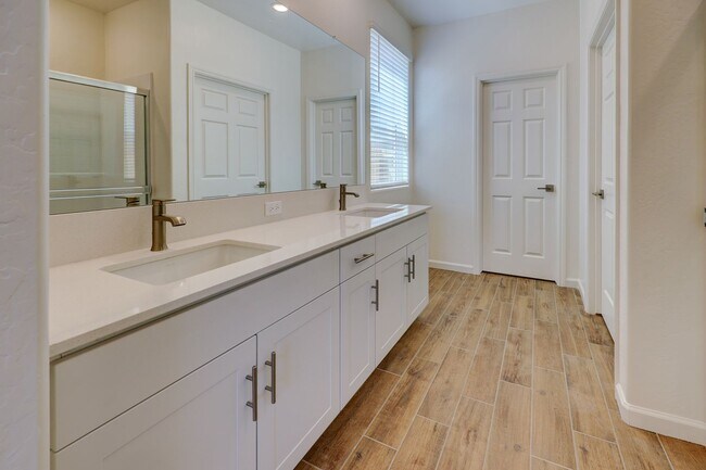 Foto del edificio - Brand New Home in Riverstone