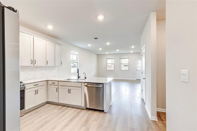 Building Photo - 133 Silverleaf Spur