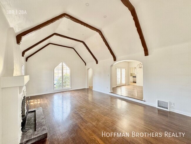 Foto del edificio - 302 N Mansfield Ave