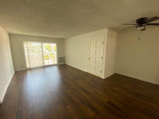 Foto del edificio - 3873 College Ave