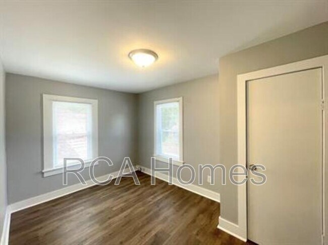 Foto del edificio - 1036 Nelson Ave
