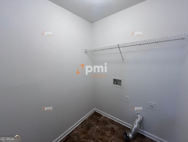 Building Photo - 2015 Ivy Ln