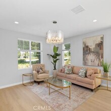 Building Photo - 136 Modjeska