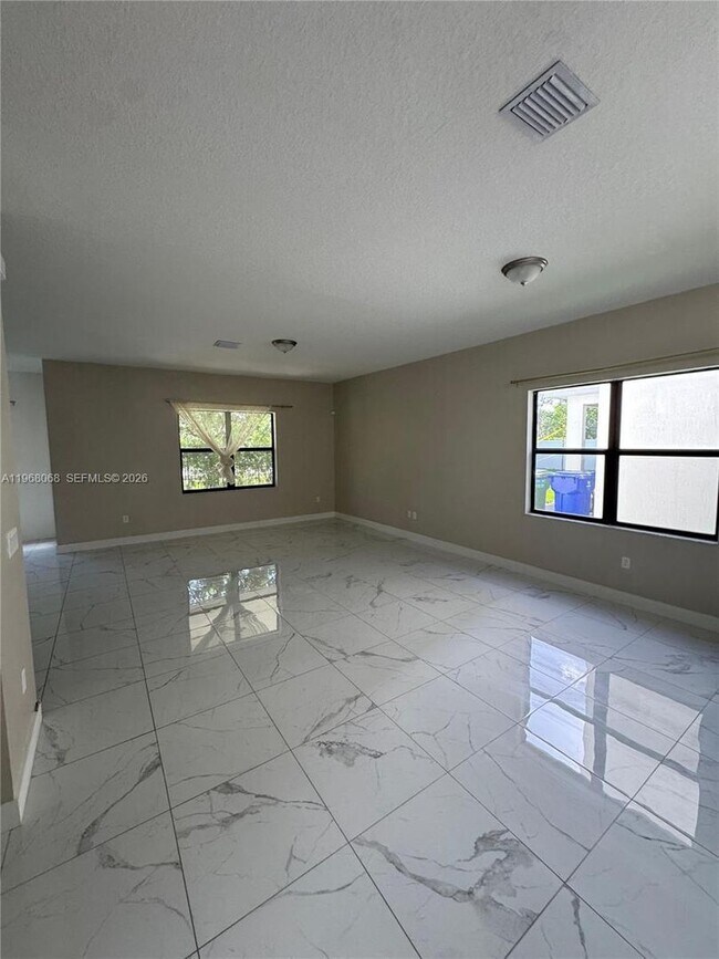 Foto del edificio - 17355 SW 41st St