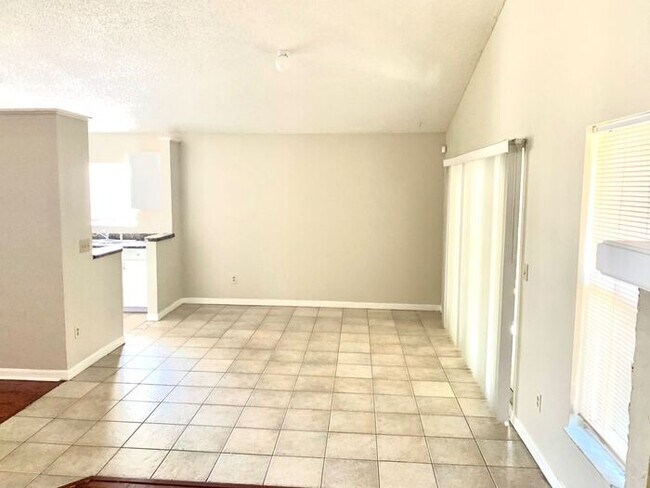 Building Photo - Single family home in Quail Ridge
