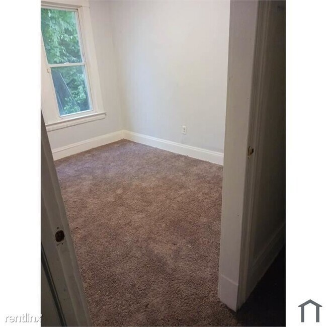 Foto del edificio - 3 br, 1 bath Duplex - 3675 Independence Ro...