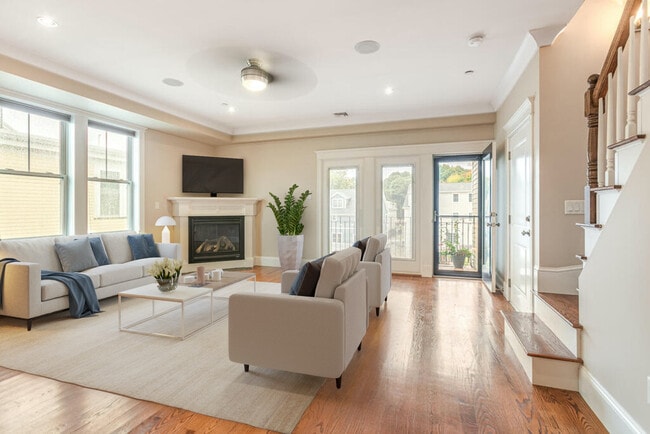 *Virtually Staged - 41 Coffey St