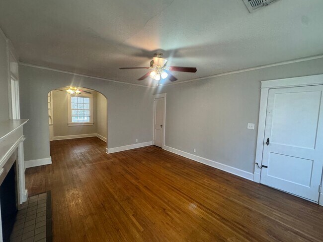 Foto del edificio - 932 E Fairview Ave