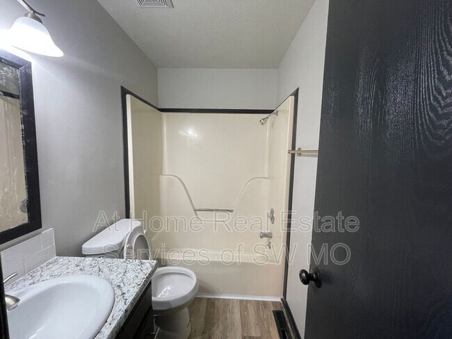 Foto del edificio - 1224 W Calhoun St