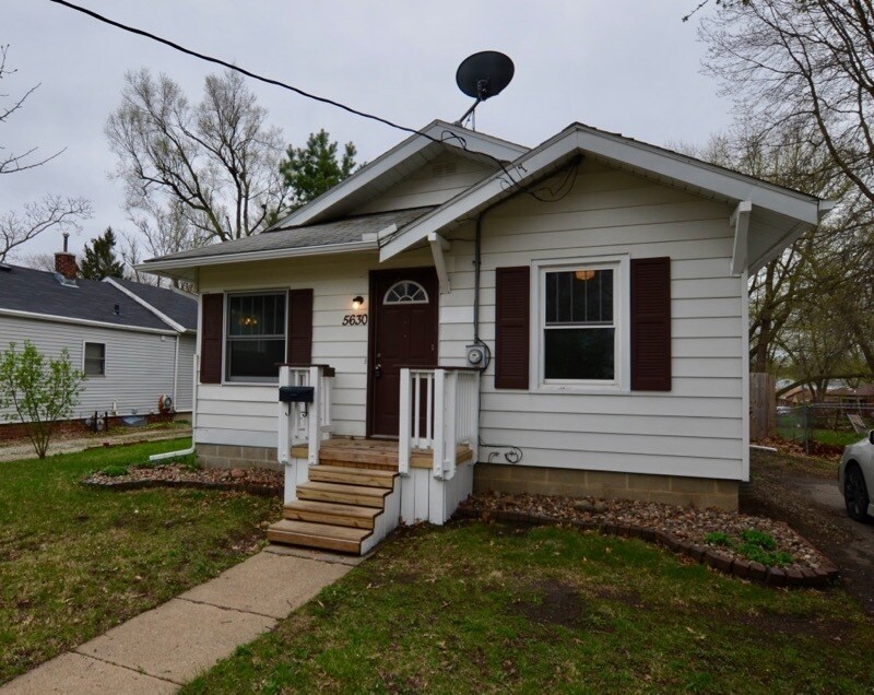 Foto principal - Cozy Home near Merle Hay!