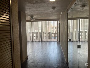 Building Photo - 2016 Main St