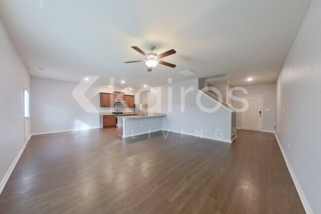 Building Photo - 1040 Pilgrim Ln