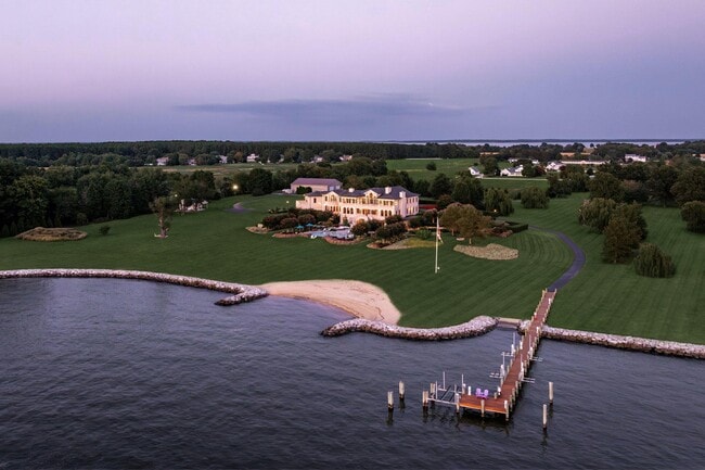 Foto del edificio - 200 Bridgeview Ln