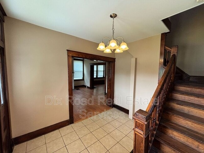Building Photo - 11169 Maple St