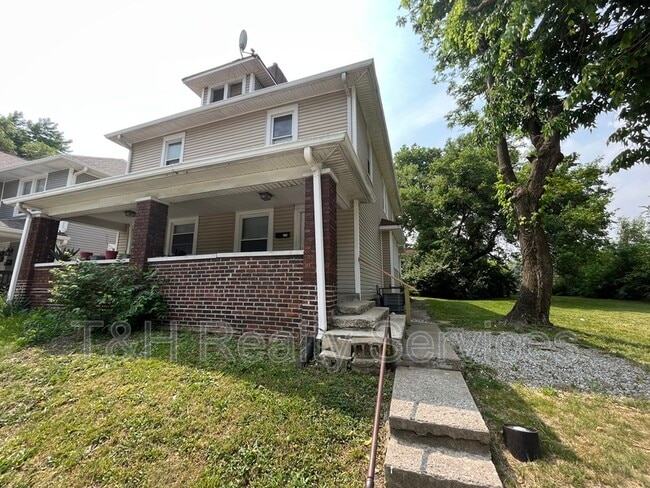 Foto del edificio - 329 W 28th St