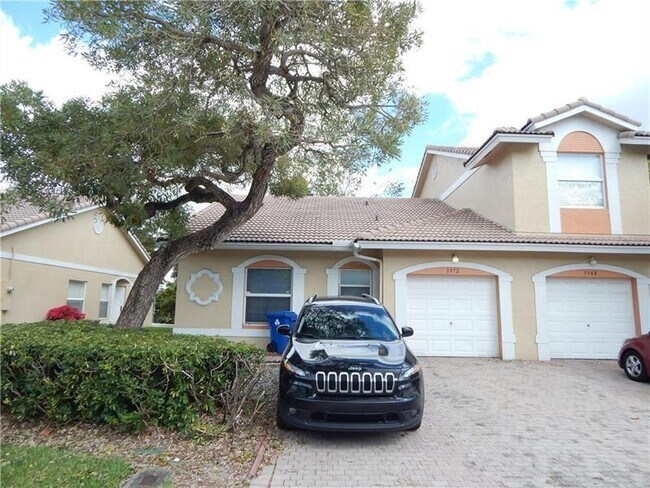 Building Photo - 5572 NW 90th Ter