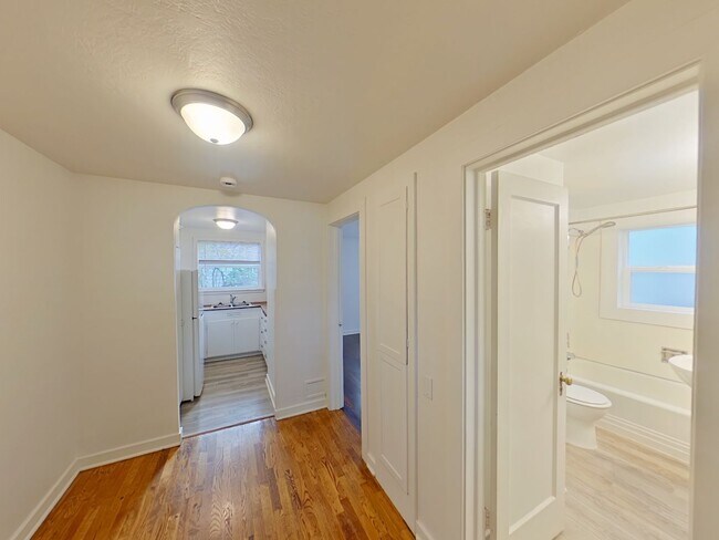 Foto del edificio - Glacier Tri-Plex