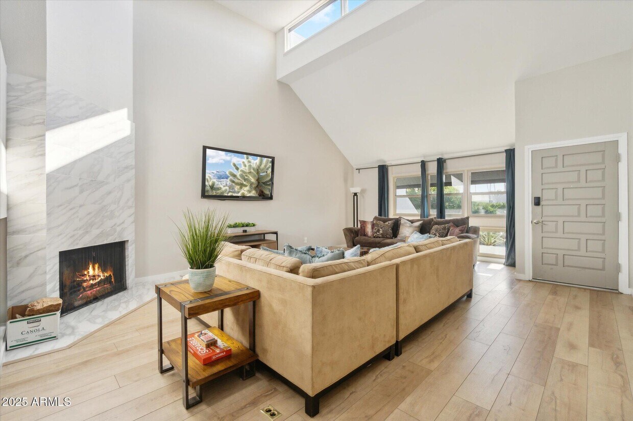 Primary Photo - 7302 E Rancho Vista Dr