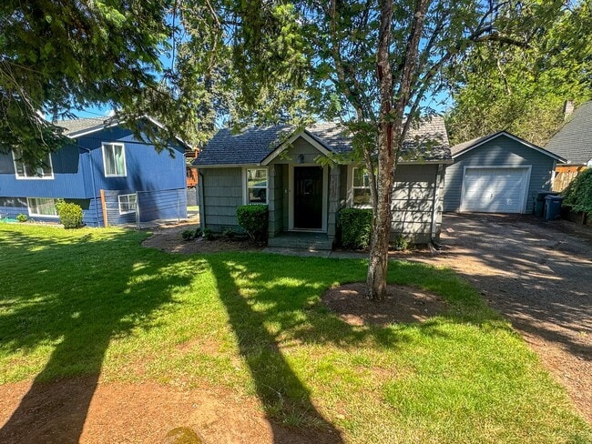 Building Photo - Single Level South Salem Home, Larger Yard...