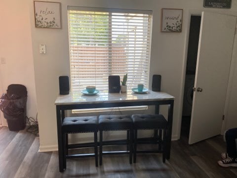 Foto principal - 140 Stoneridge Dr