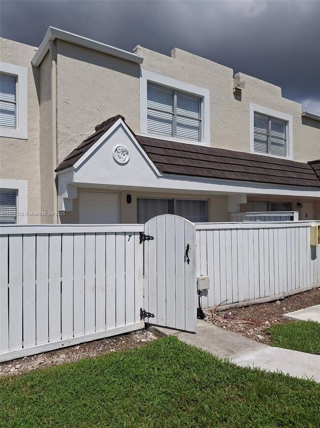 Building Photo - 6825 SW 45th Ln