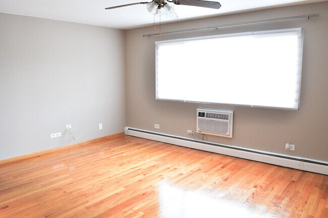 Foto del edificio - 2521 N Thatcher Ave