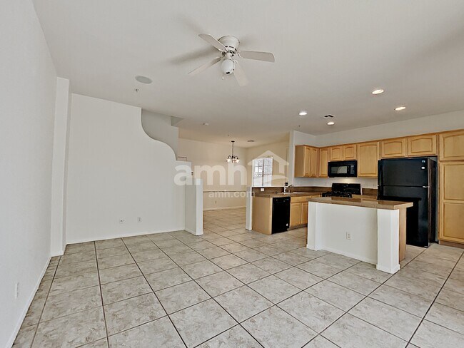 Building Photo - 611 Desert Silk Ct