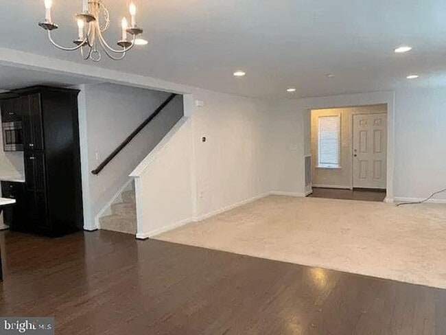 Foto del edificio - 613 Line Rd