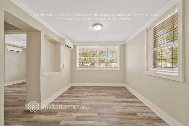 Foto del edificio - 450 Iris Rd