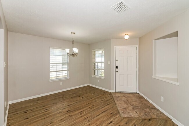 Building Photo - 19831 Billineys Park Dr