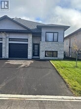 Building Photo - 364 Hazel Cres