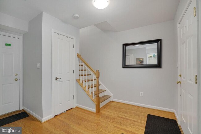 Building Photo - 4655 Lambert Dr