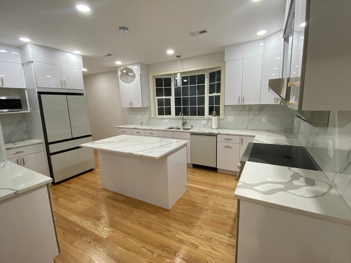 Foto principal - 583 Highland Ave