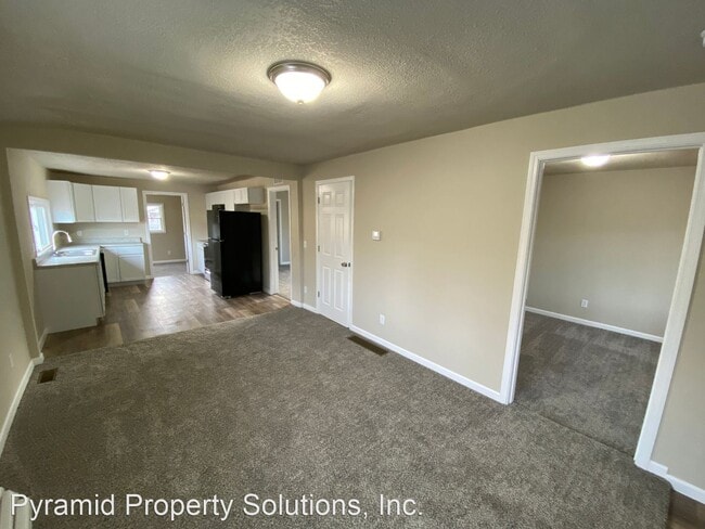 Building Photo - 3 br, 1 bath House - 631 SE 27th Ct