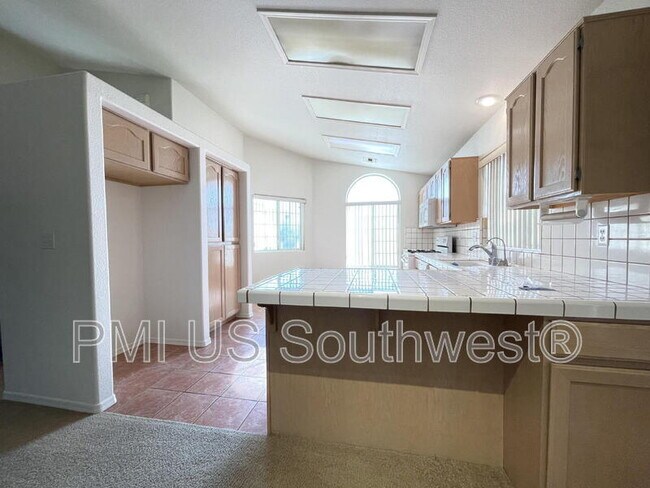 Building Photo - 2163 Hi Jolly Dr