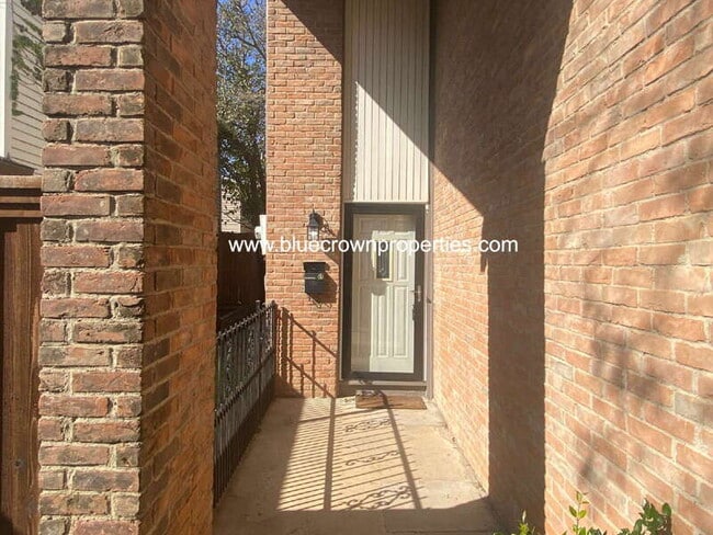 Building Photo - 2013 Via Miramonte