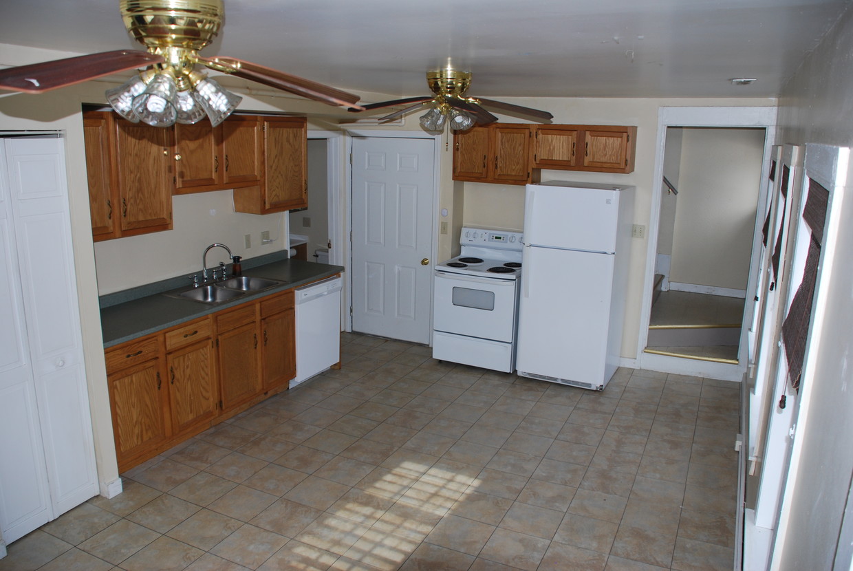 Kitchen - 87 Rumford St