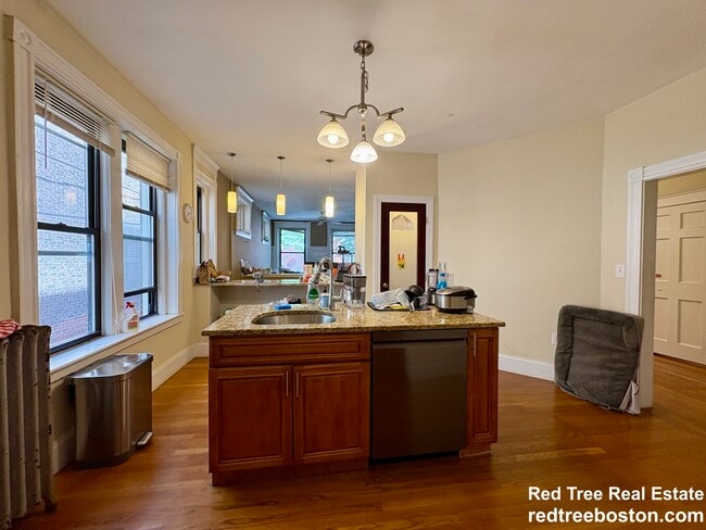 Foto del edificio - 184 St Paul St