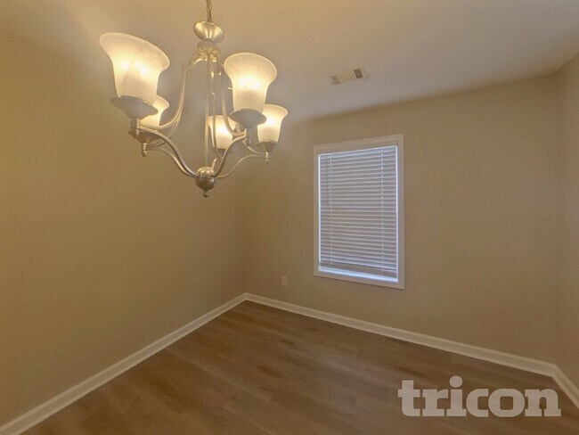 Building Photo - 535 Brentwood Blvd