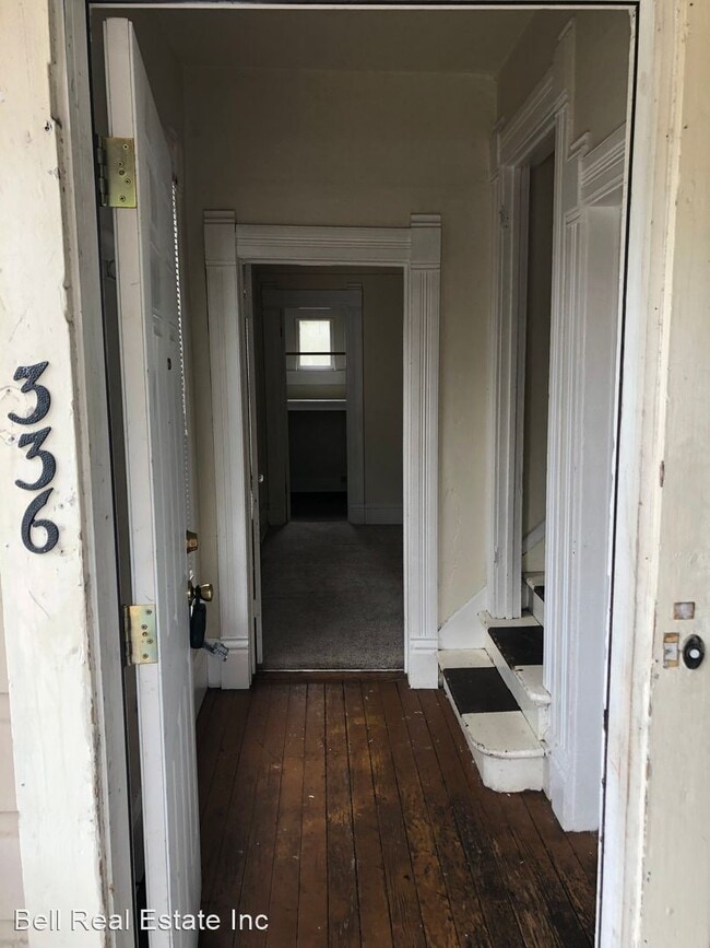 Building Photo - 3 br, 1 bath House - 336 E. 13th