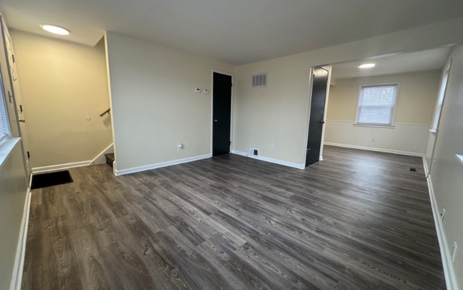 Foto del edificio - 2838 Cromwell Dr