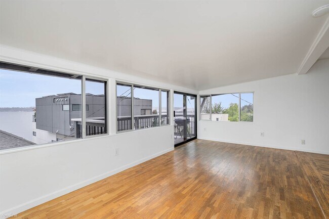 Foto del edificio - 1 br, 1 bath House - 412 35th Avenue South 1