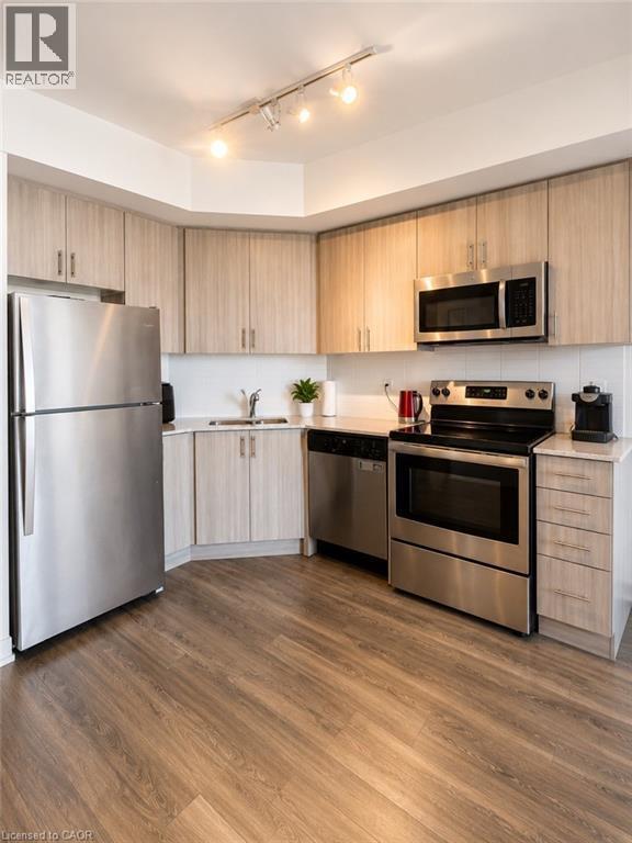 Photo du bâtiment - 550 N Service Rd