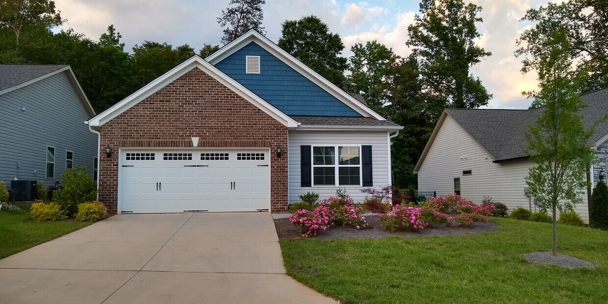 Primary Photo - 5628 Marblehead Dr