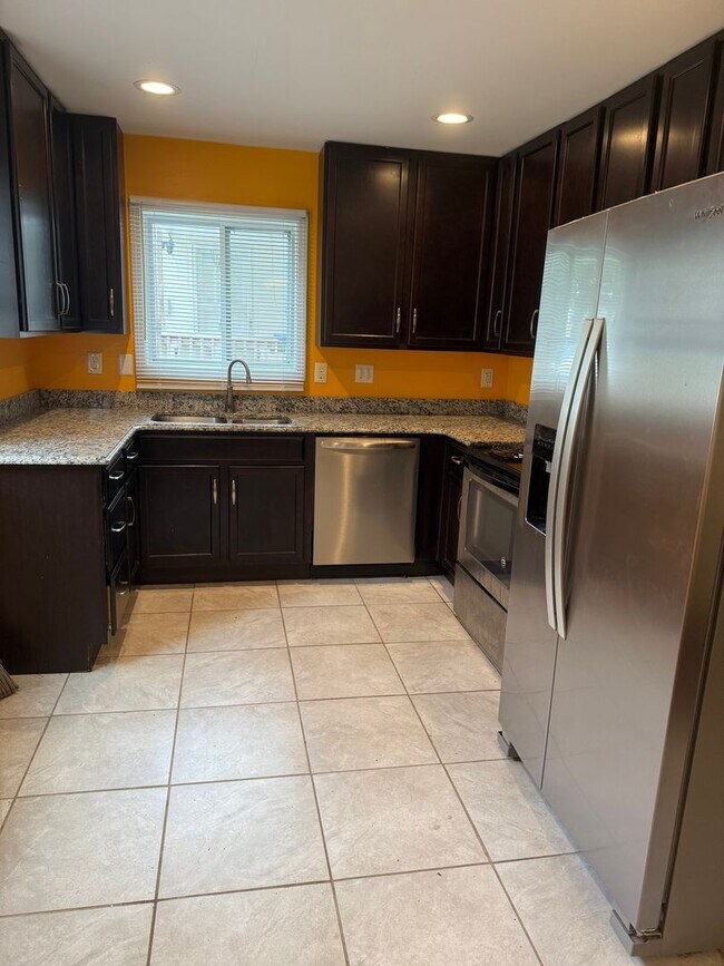 Foto del edificio - Cozy 2 Bedroom Home Convenient to Gate Cit...