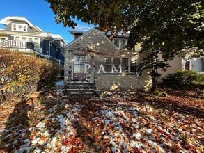 Building Photo - 1528 N Hawley Rd