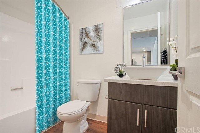 Foto principal - 10983 Wellworth Ave