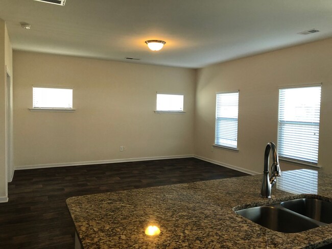 Foto del edificio - 3 bdrm, 2.5 bath home in Burnside Farms