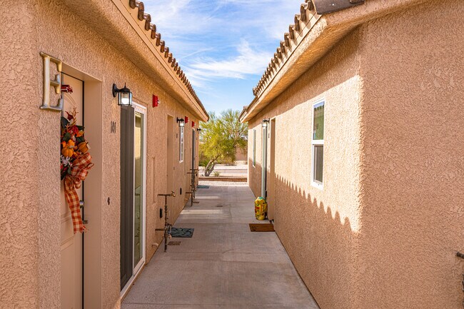 Foto del edificio - 2094 Swanson Ave