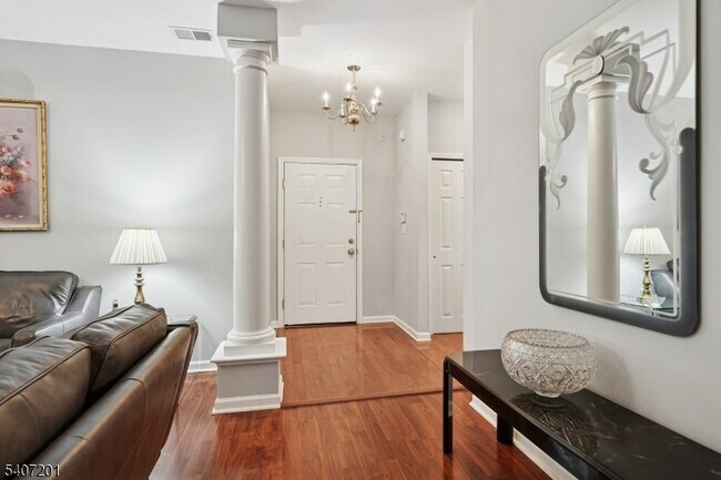 Foto del edificio - 806 Holly Ln